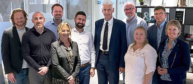 Gruppenbild beim Projektbesuch "Sozialer Anlieger"